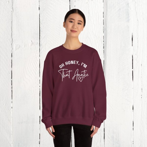 Oh honey, I'm that auntie Crewneck Sweatshirt - Image 15