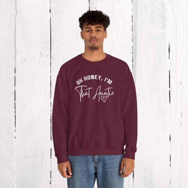 Oh honey, I'm that auntie Crewneck Sweatshirt - Image 16